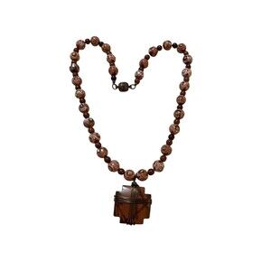 Stone Necklace With Wire Wrapped Pendant Magnetic Clasp
